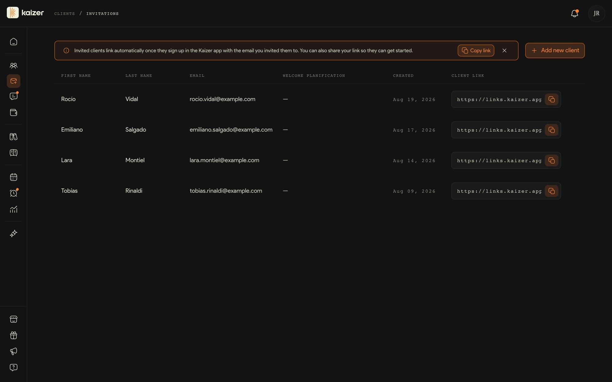 Pending invitations screen, with each client's personal link to resend
