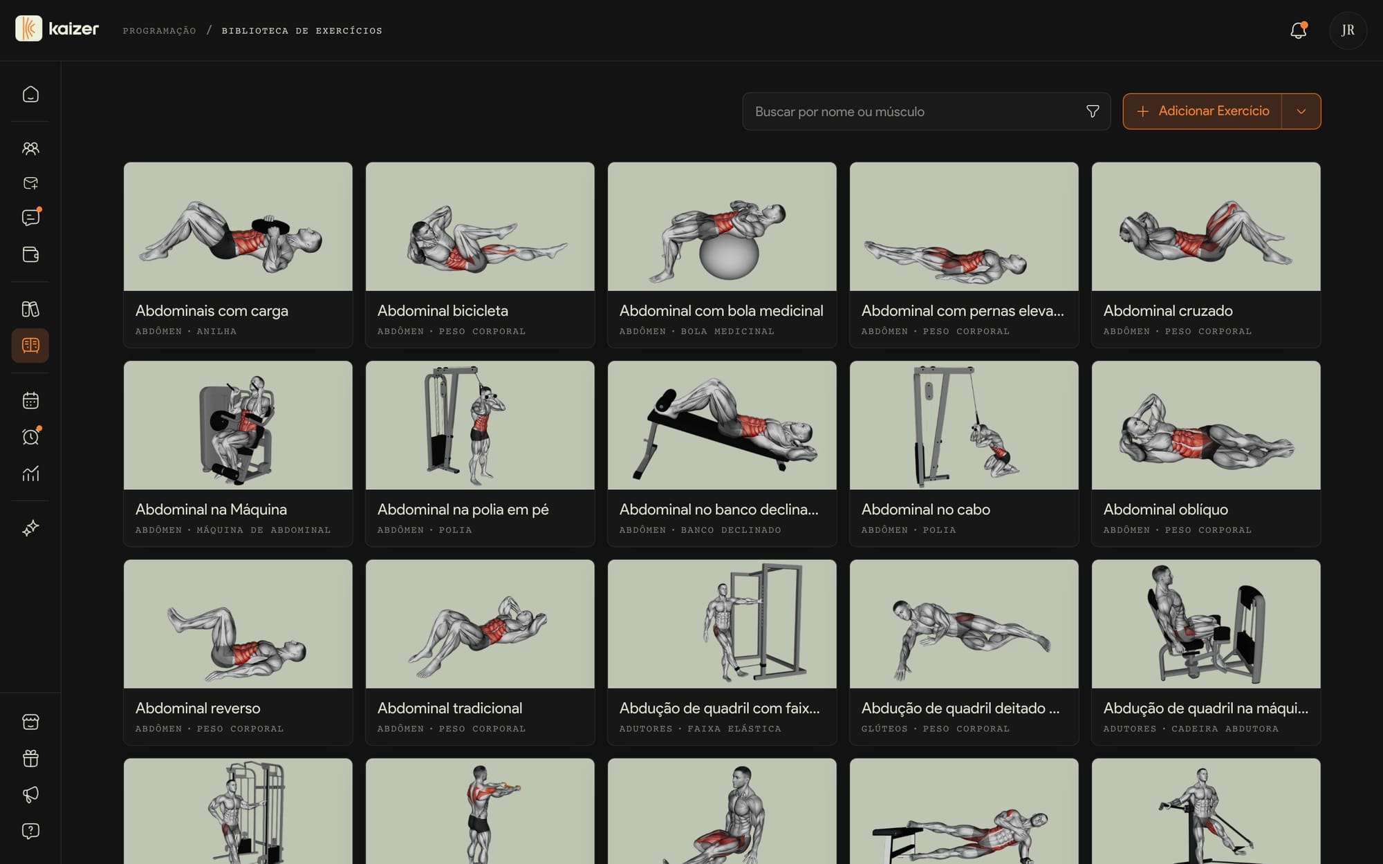 A biblioteca de exercícios do Kaizer, com filtros por músculo e equipamento