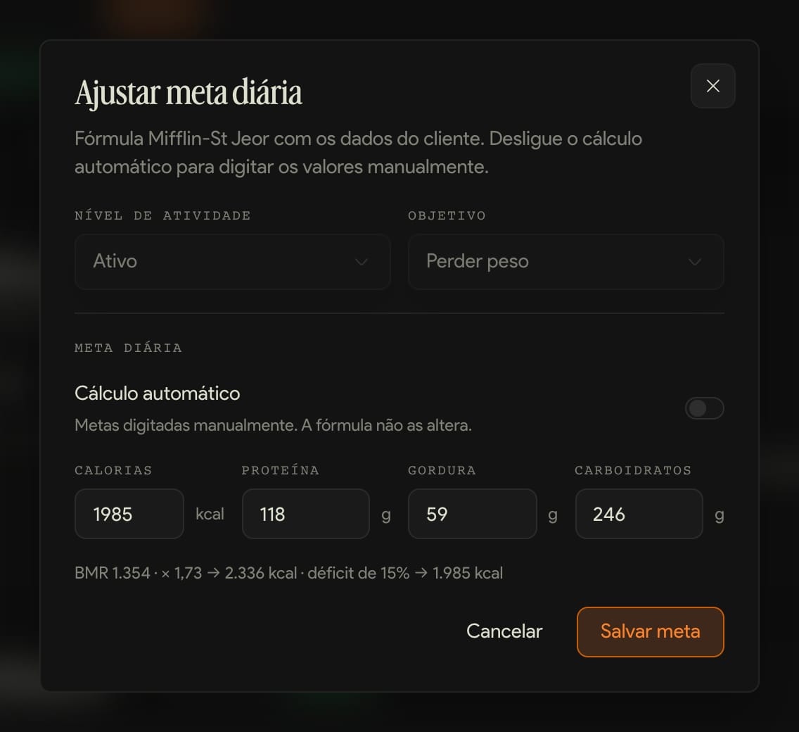 O diálogo Ajustar meta diária com o cálculo automático desligado e os quatro valores para digitar na mão